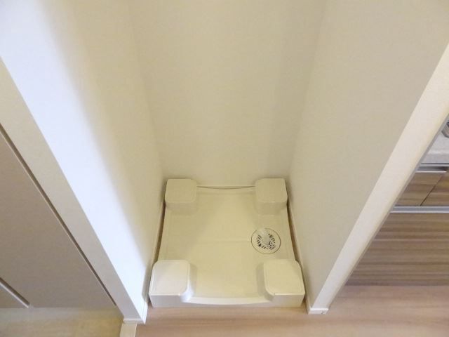 ����8