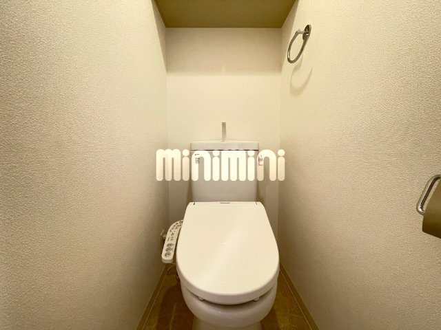 ����4