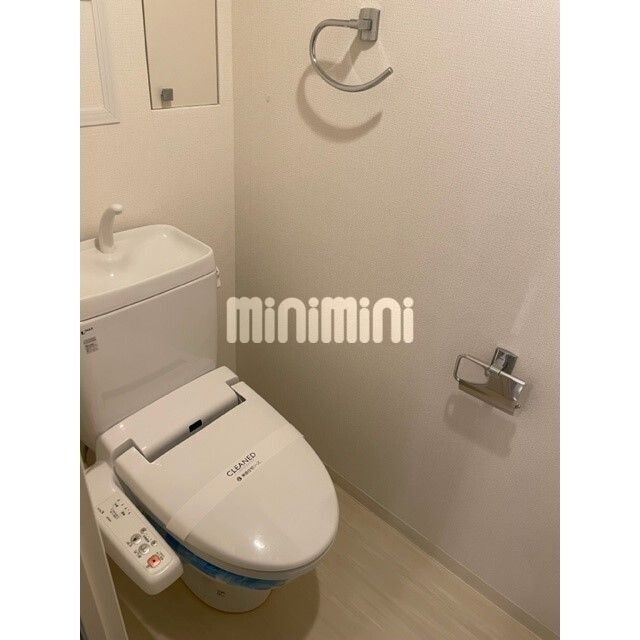 ����4