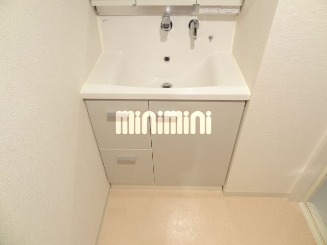 ����5