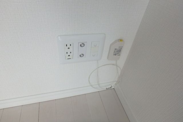 ����10