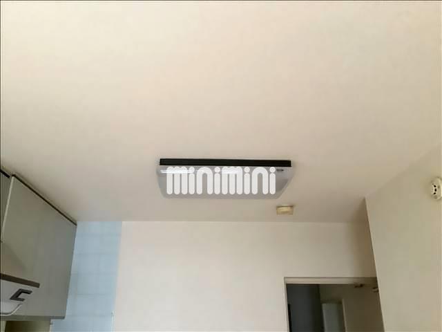 ����4