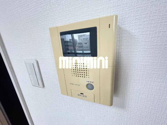 ����10