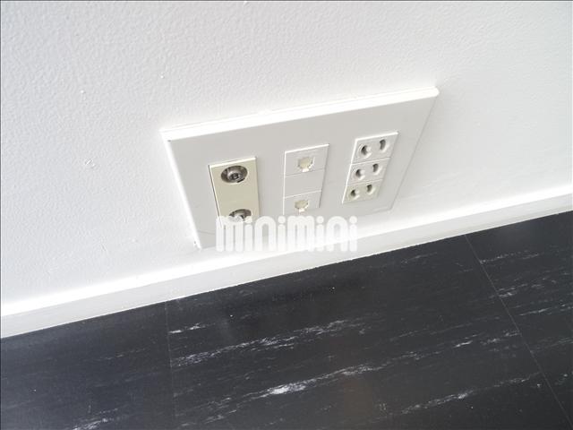 ����15