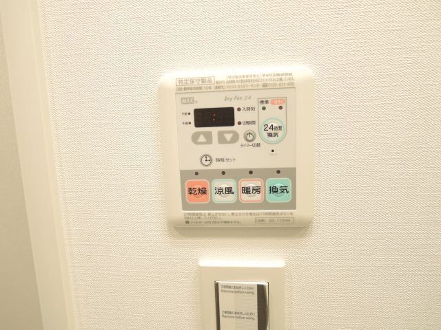 ����8