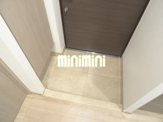 ����8