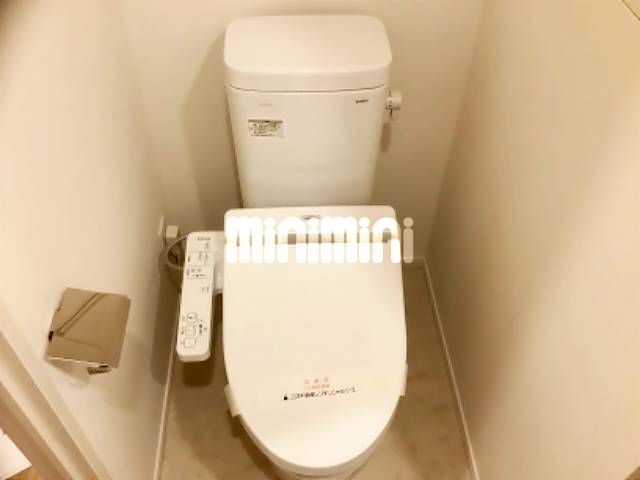 ����4