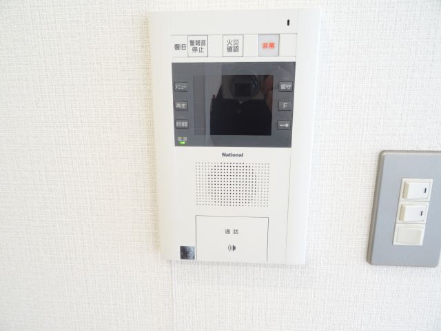 ����10