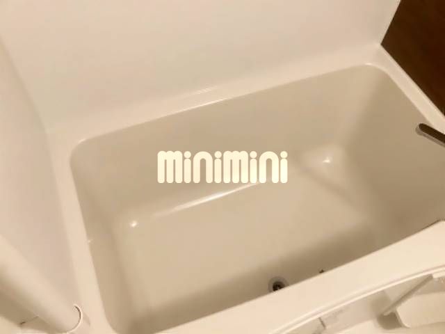����20