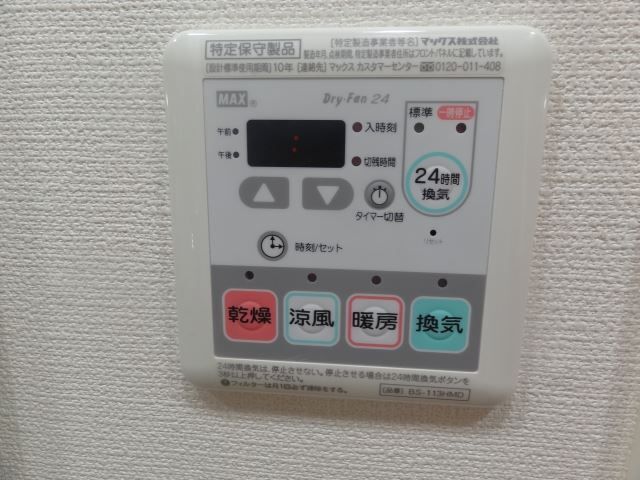 ����9