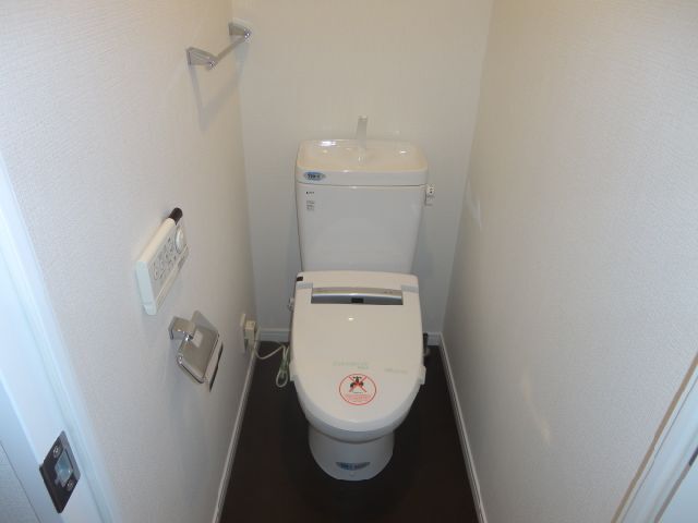 ����4