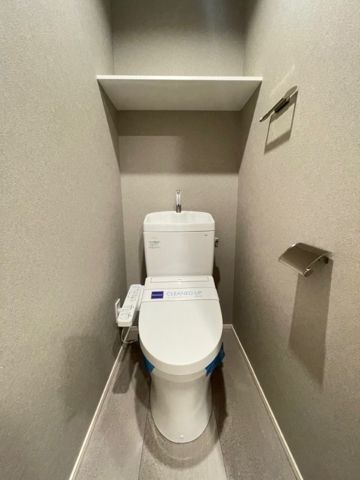 ����4