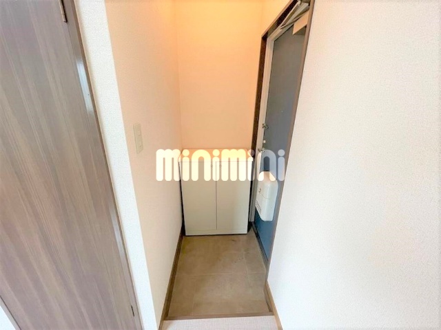 ����8