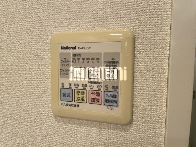 ����15