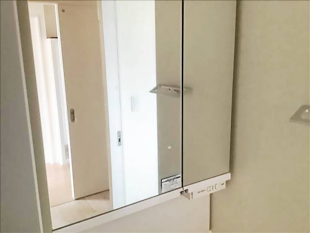 ����20