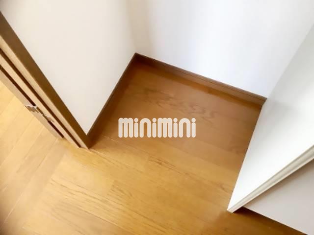 ����11
