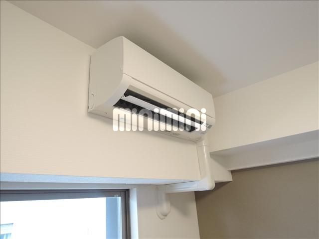 ����4