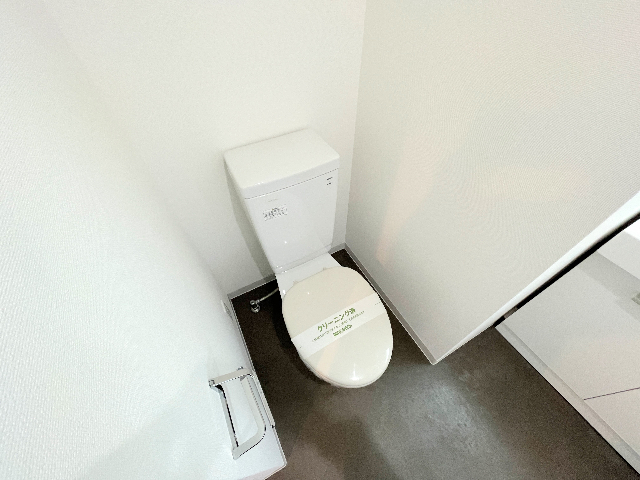 ����4