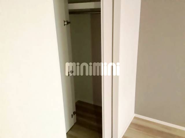 ����8