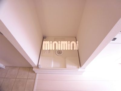 ����9