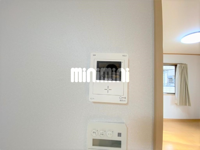 ����10