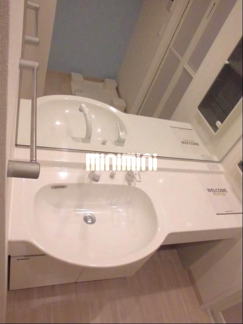 ����4