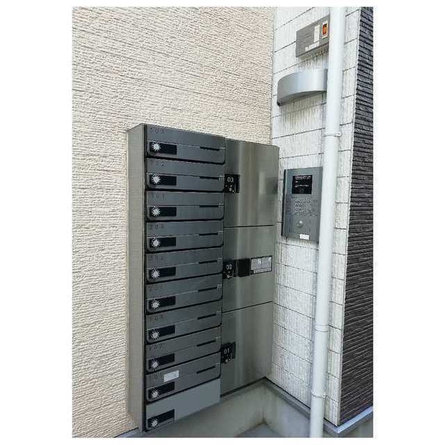 ����12