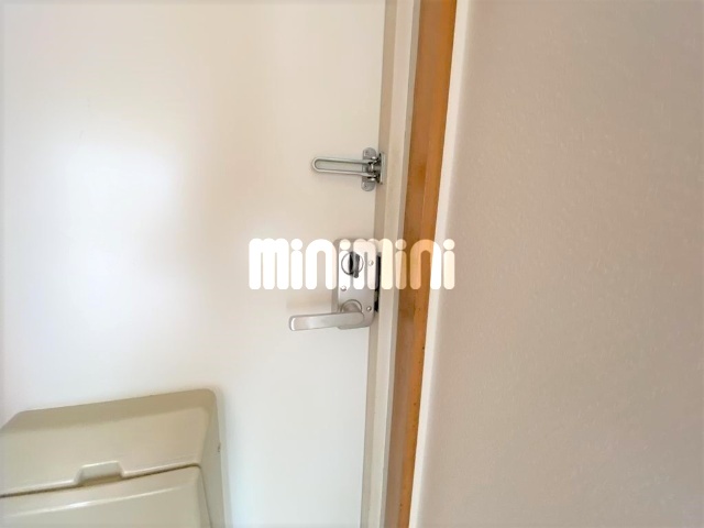 ����16