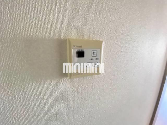 ����13