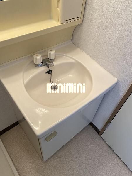 ����5