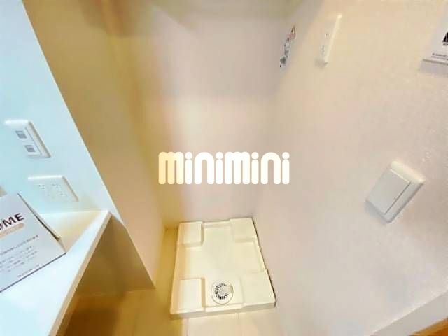 ����15
