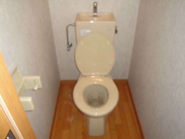 ����9