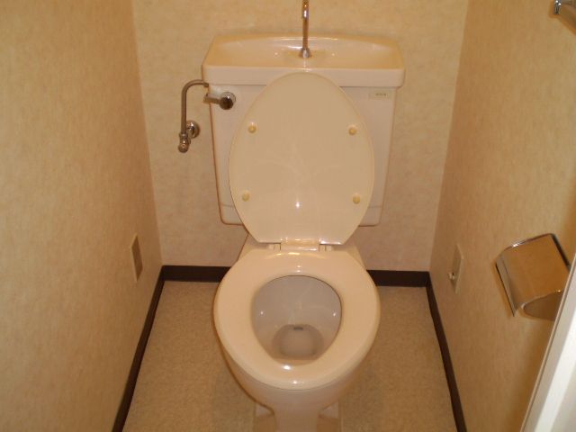 ����4
