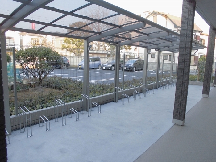 ����13