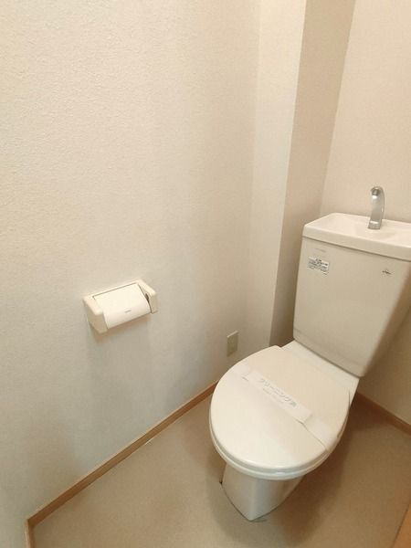 ����4