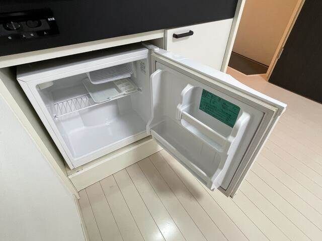 ����8