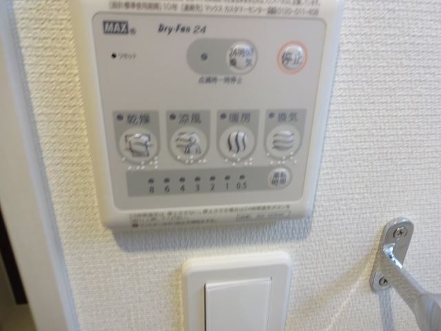 ����10