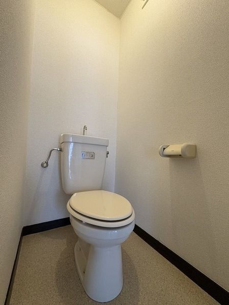 ����4