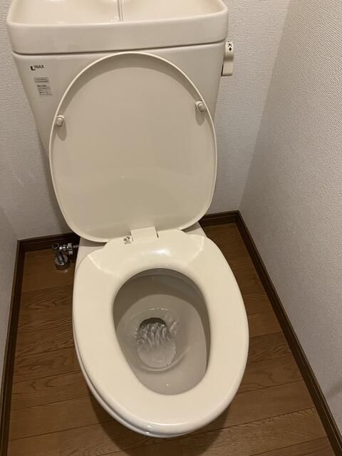 ����9