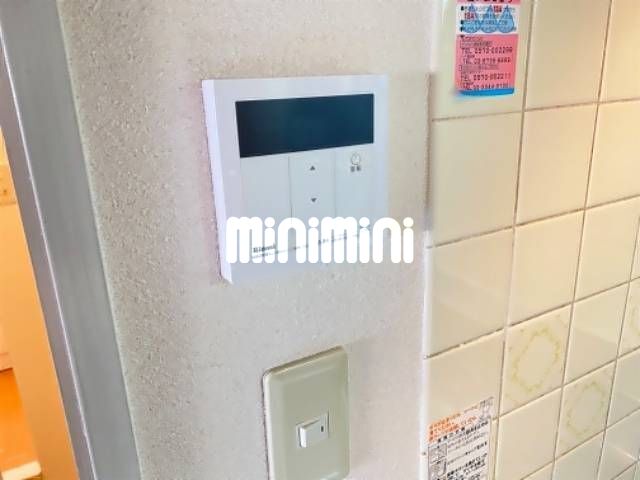 ����9