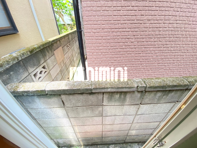 ����9