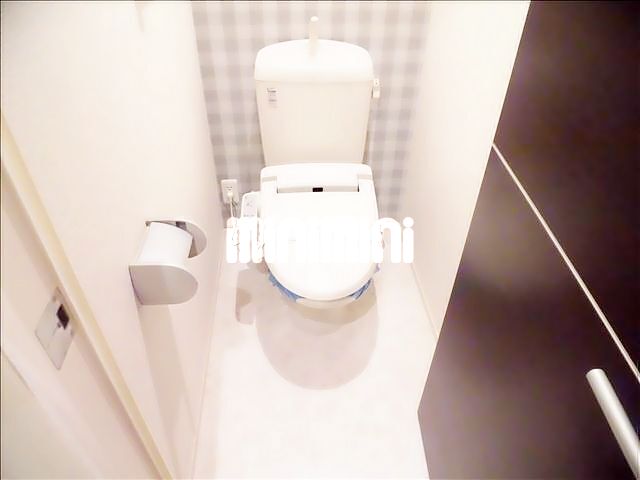 ����4