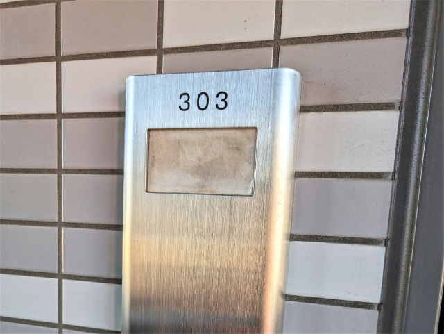 ����15