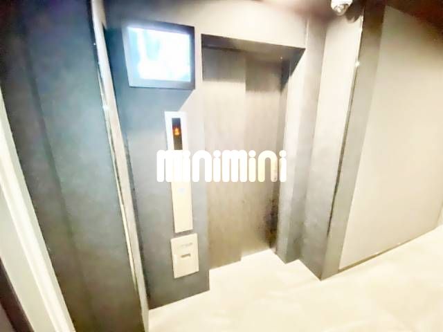 ����17
