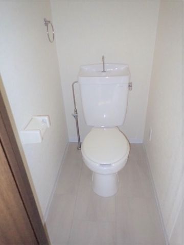 ����4
