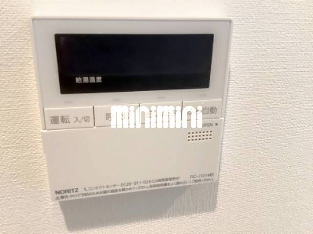 ����15