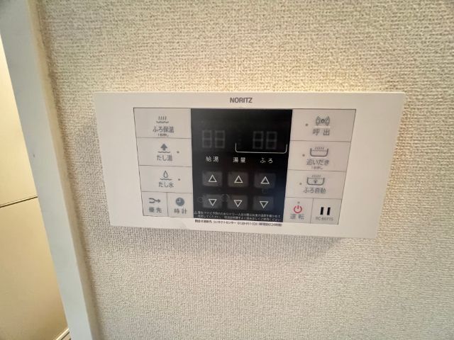 ����8