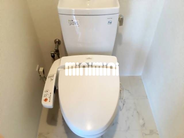 ����4