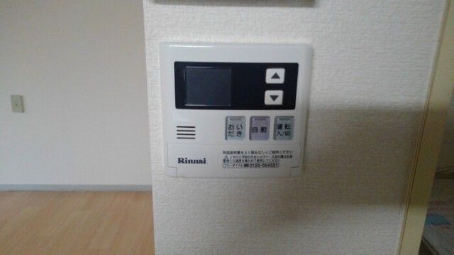 ����10