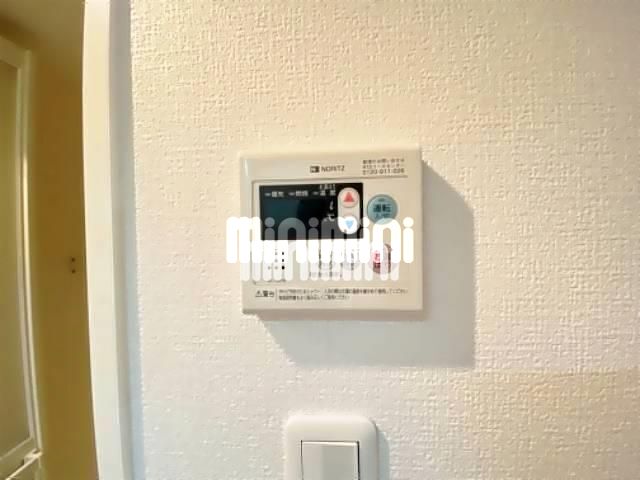 ����16